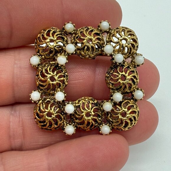 Vintage Square Gold Tone Filigree Brooch Pin Faux Mini Pearls - Picture 1 of 10